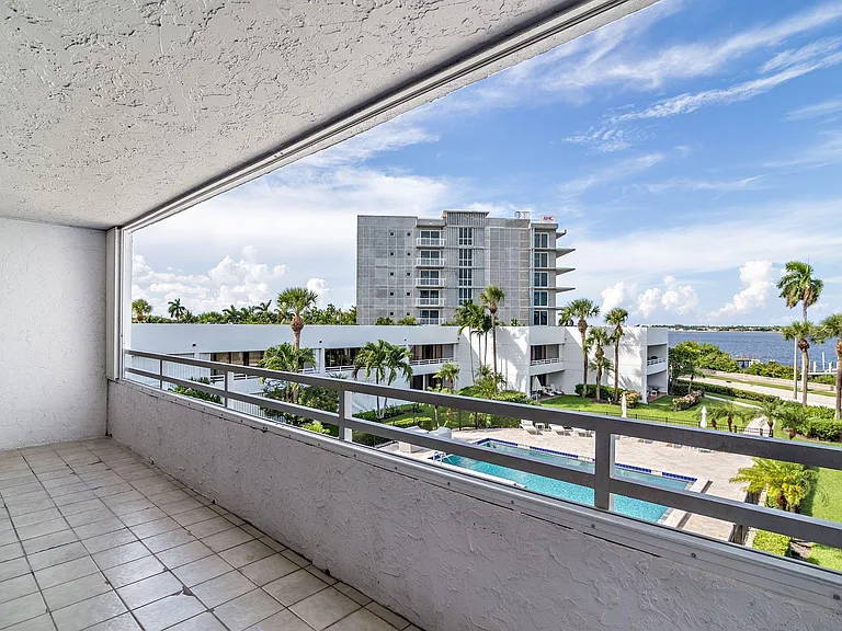 3701 S Flagler Dr #B303 — Photo 16