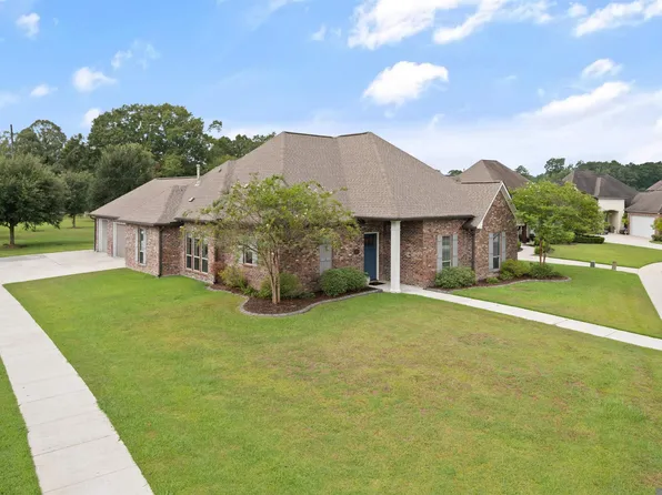 15936 Redstone Ct, Pride, LA 70770