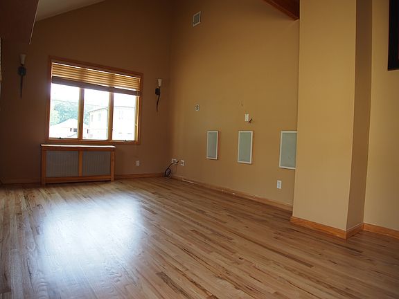 3rd image of 249 Edgegrove Ave