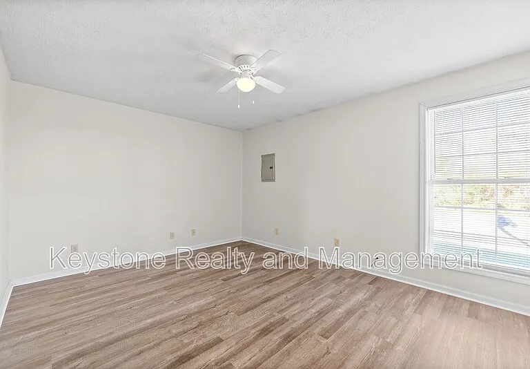 280 Thompsonville Ln #C — Photo 9