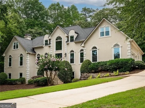 5940 Plantation Dr, Roswell, GA 30075