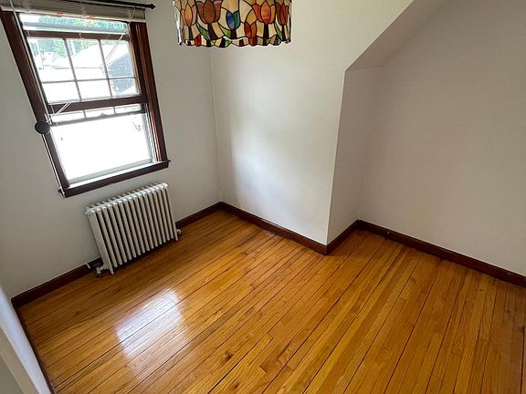 5th image of 41 Constant Ave Floor 2