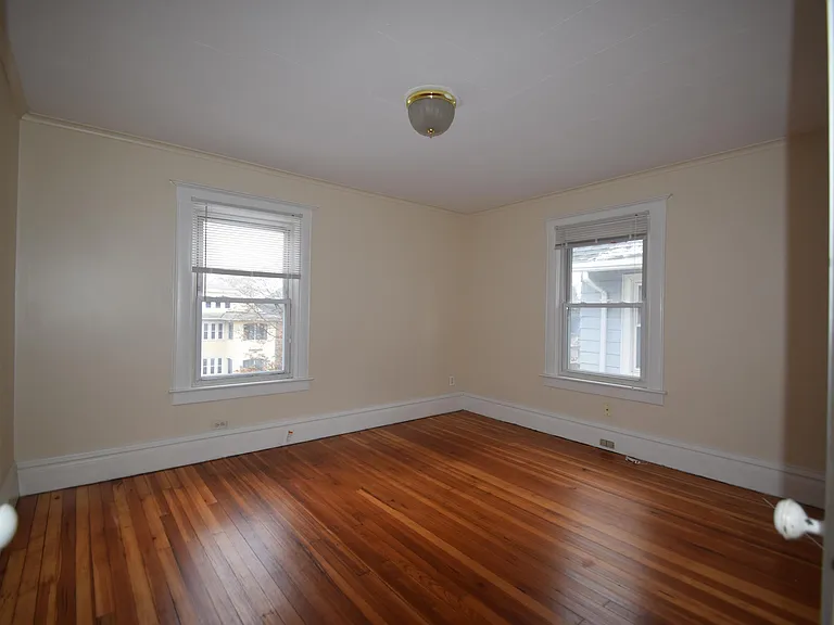 326 Field St — Photo 9