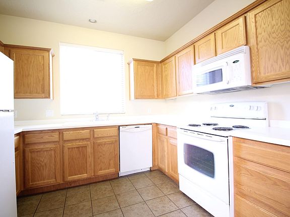 4th image of 3221 E Silver Sky Dr