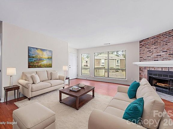 3rd image of 1612 Sharon Rd W APT 70