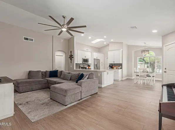 92 W JASPER Drive, Gilbert, AZ 85233