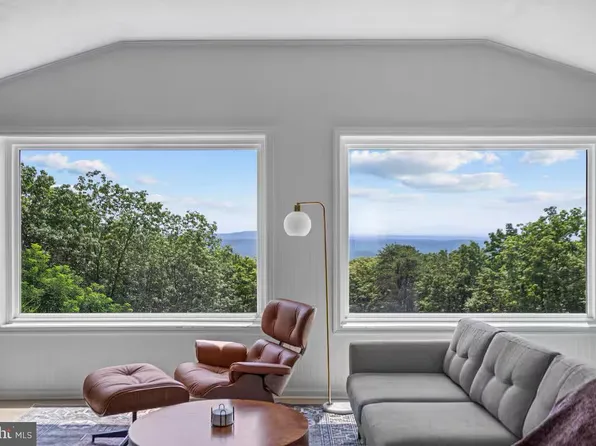 307 Fox Run Ln, Winchester, VA 22602