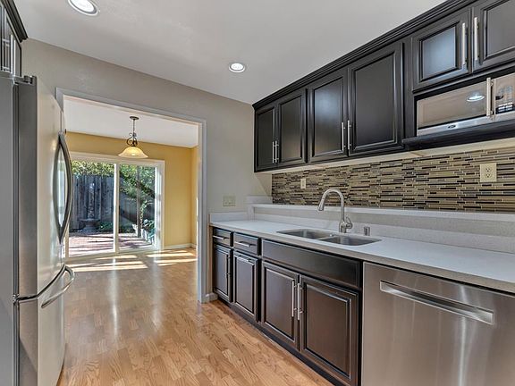 5th image of 959 Branham Ln