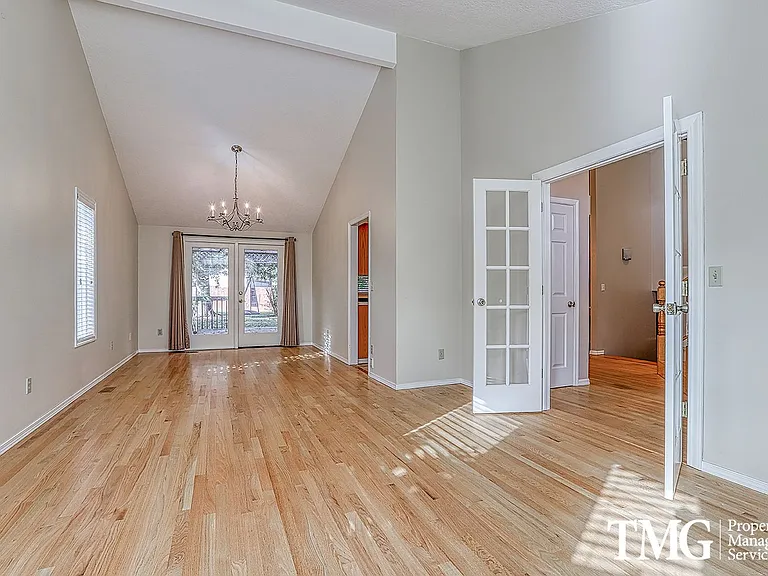 11004 NE Sherwood Dr — Photo 4