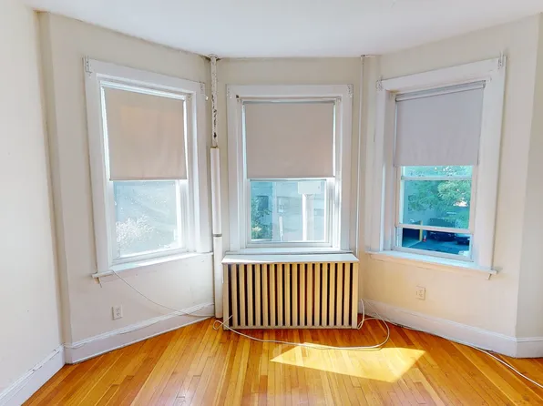 31 Lancaster Ter, Brookline, MA