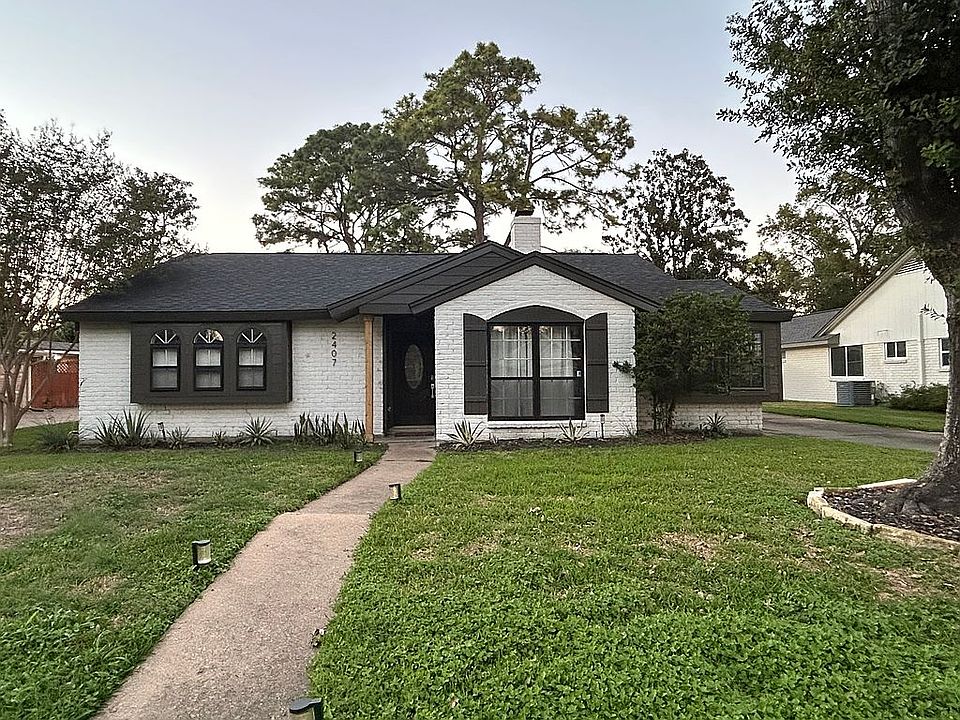 1st image of 2407 Eaglerock Dr