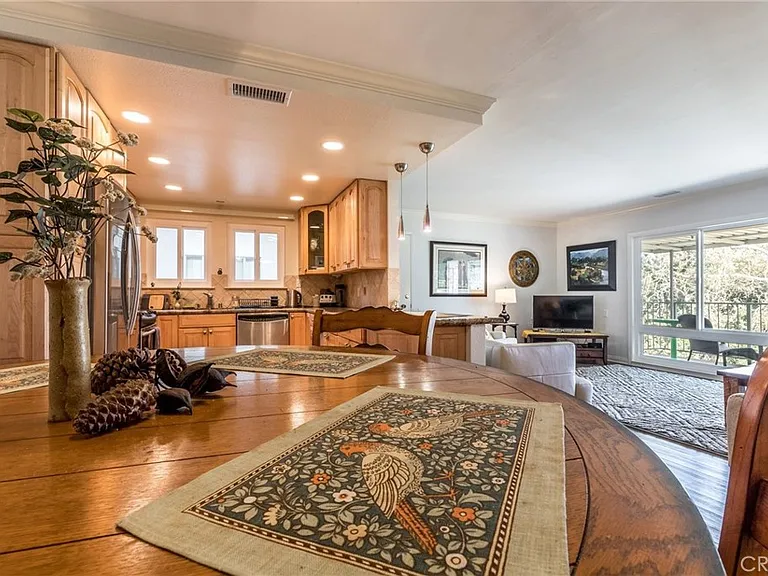928 Avenue Majorca #O — Photo 24