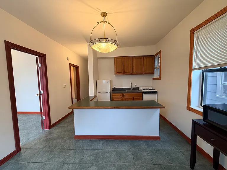 90 Main St #2B — Photo 1