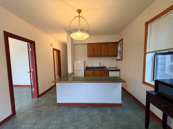 90 Main St #2B, Mineola, NY 11501