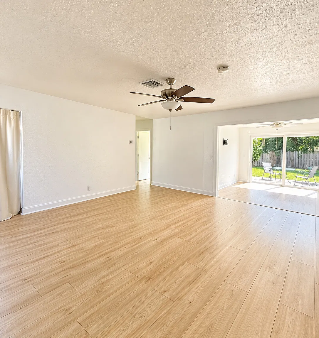 3 bed, 1130 sqft, $3,000 — Photo 2