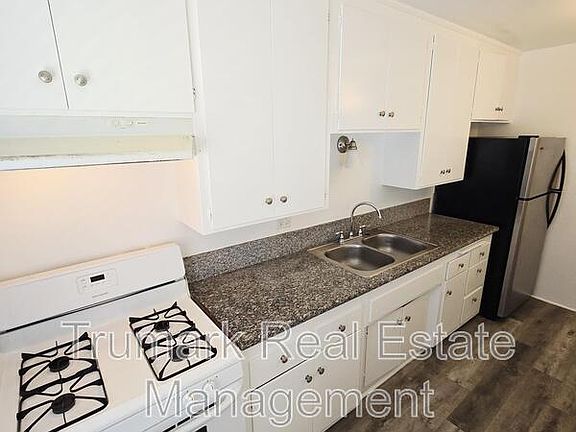3rd image of 1121 E Palmer Ave #4