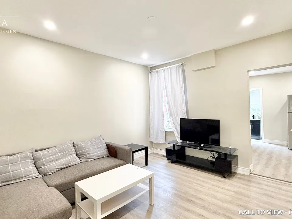 294 Ossington Ave #1