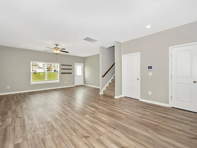 42 Eakins Ln — Photo 32