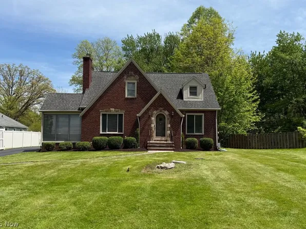 7679 S Eastland Rd, Cleveland, OH 44130