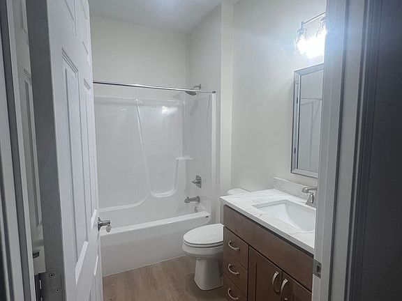 4th image of 164 Heritage Meadows Cir