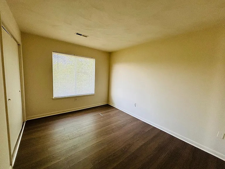 824 Cascade Ct — Photo 11