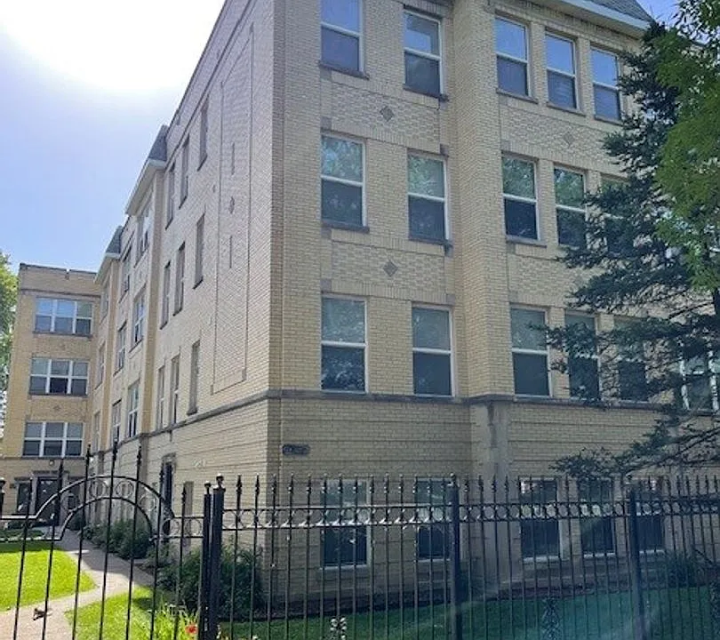 2321 N Oak Park Ave