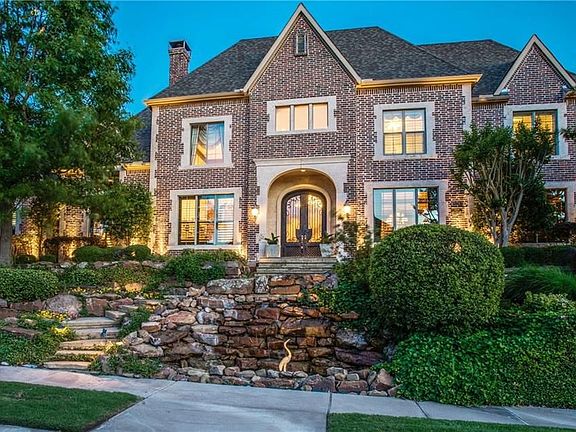 2nd image of 5559 Lago Vista Ln