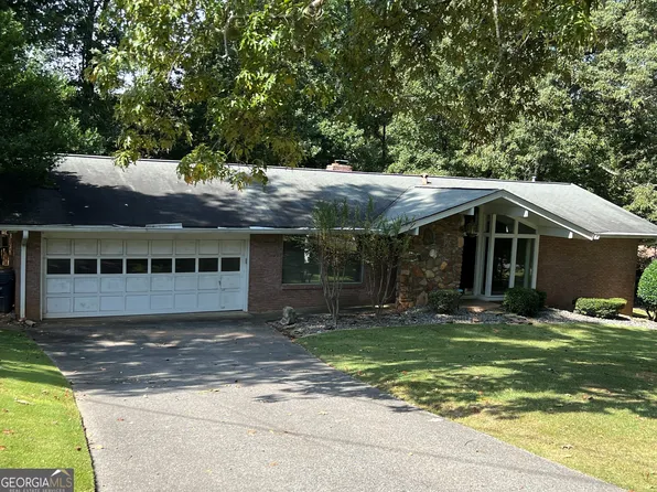 831 Richmond Hill Dr, Marietta, GA 30068