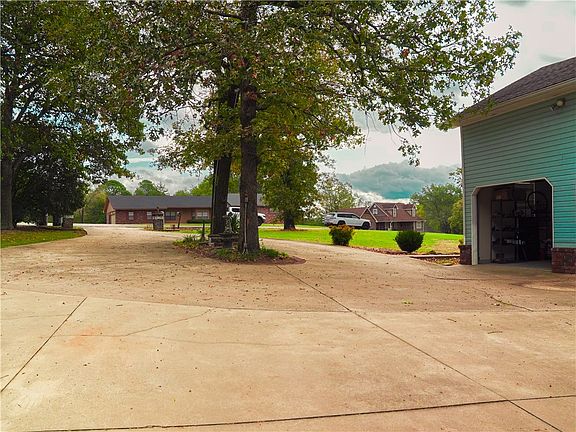 3rd image of 16 Bakers Spring Rd