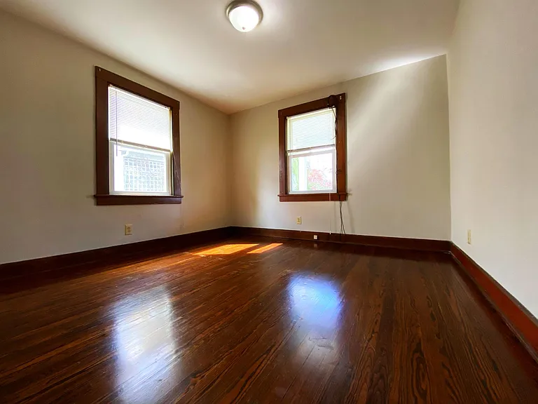 610 Sherwood Ave — Photo 20