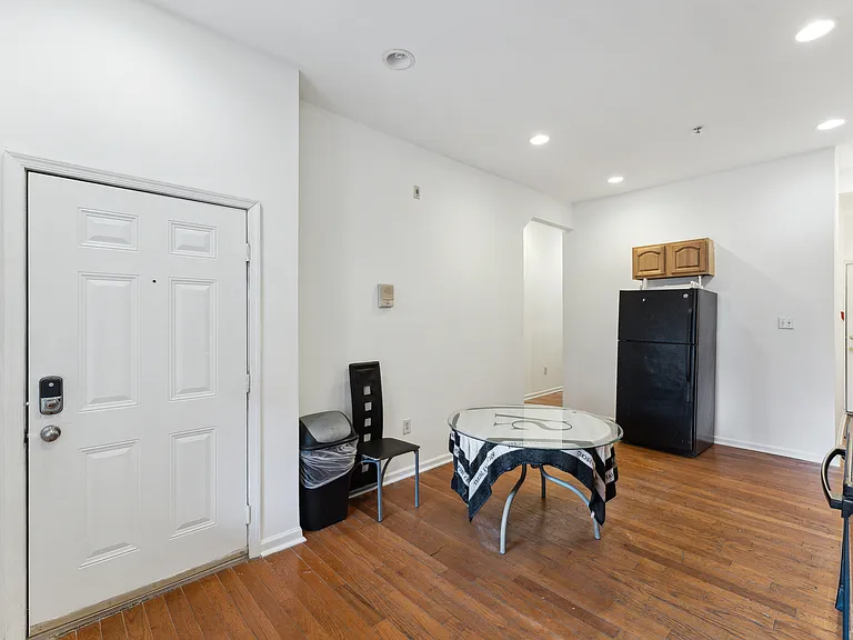 2252 N Park Ave #1 — Photo 5