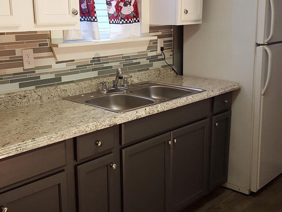 Kitchen sink and fridge