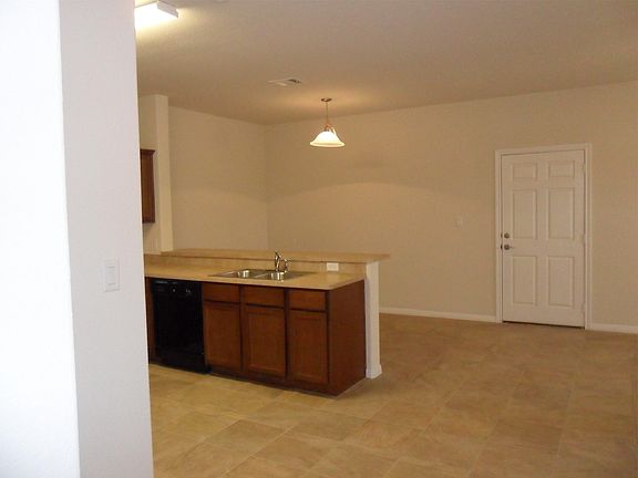 5th image of 404 Carl Shipp Dr #B