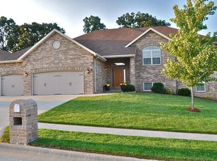 855 E Country Ridge St, Nixa, MO 65714
