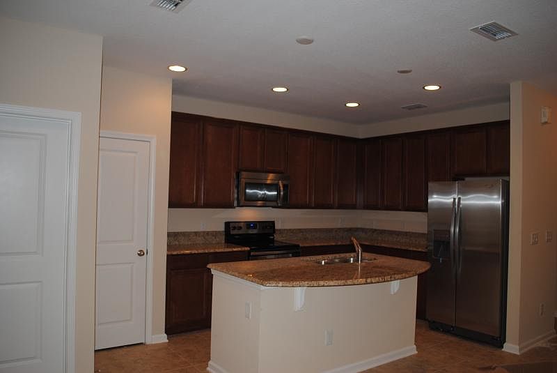 1st image of 210 Amistad Dr
