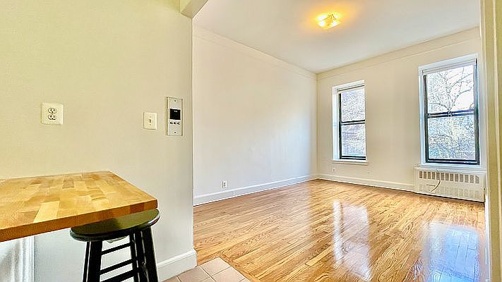 1st image of 138 W 92nd St APT 3F