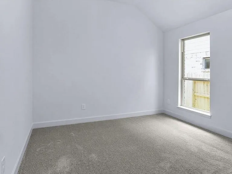 535 Oakview Bend Dr — Photo 8