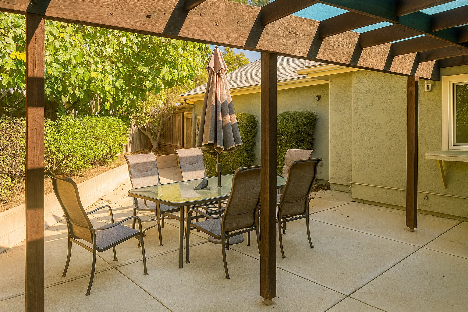 3 bed, 1729 sqft, $7,950 — Photo 4