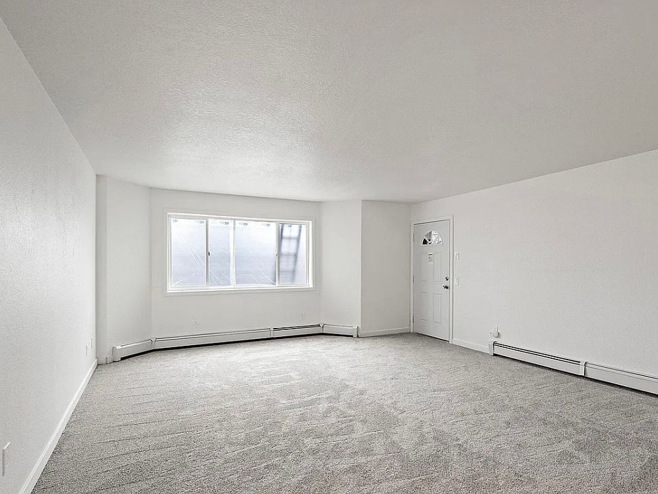 1st image of 3921 Peterkin Ave #3