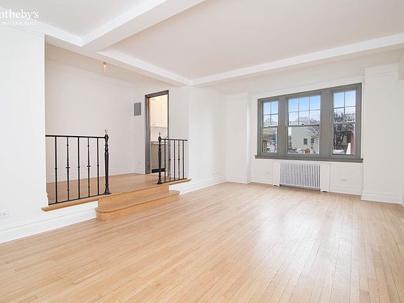 4th image of 299 W 12th St APT 5C