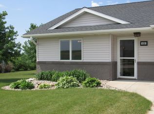 416 Beachcomber Dr, Lake Park, IA 51347