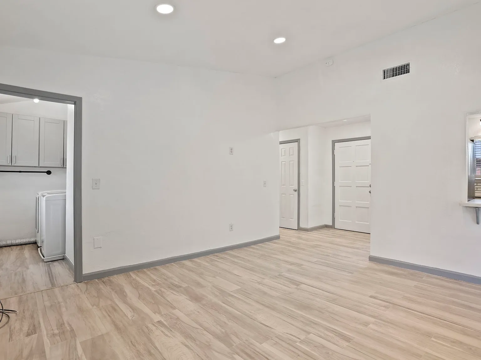 4 bed, 1600 sqft, $3,050 — Photo 4