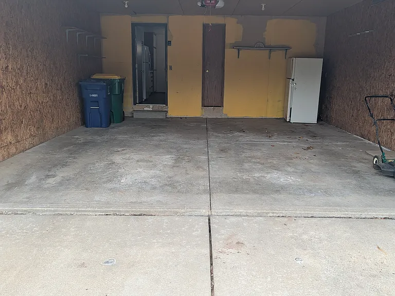 1357 Regal Ave — Photo 2
