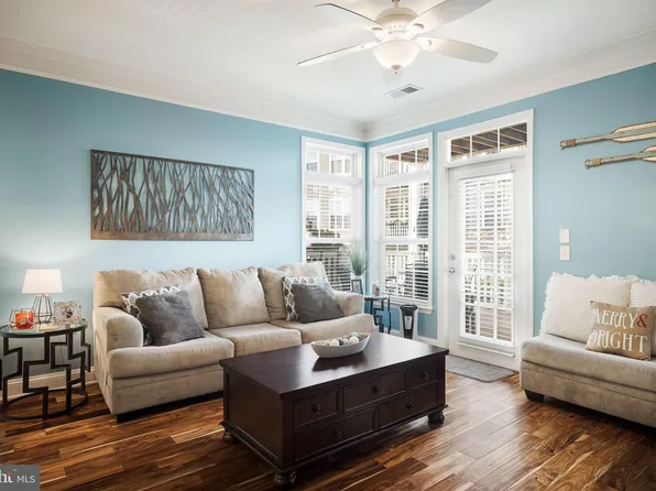 502 Sunset View Ter SE Unit 103, Leesburg, VA 20175