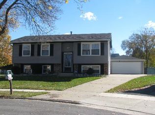 1781 Mimosa Ct, Glendale Heights, IL