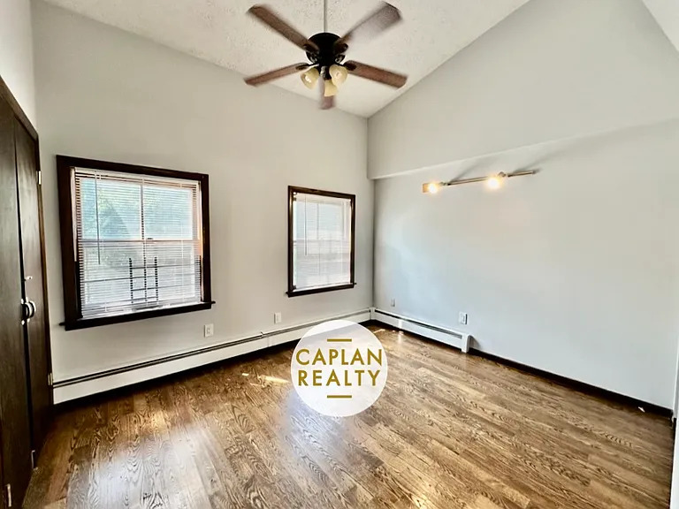 46 Warren St #4R — Photo 6