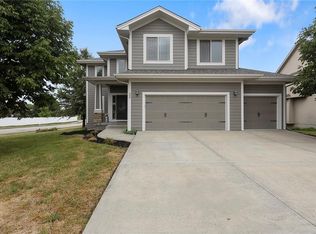 505 SW Webster Dr, Blue Springs, MO 64014