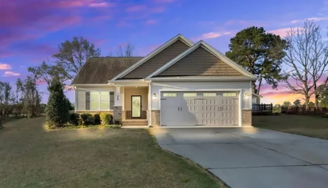 3 bed, 1717 sqft, $1,925 — Photo 1