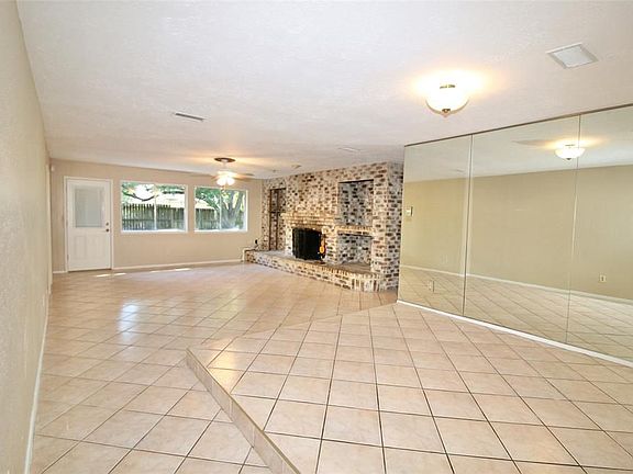 5th image of 2819 E Birchdale Dr