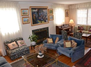 245 Greenway N, Forest Hills, NY 11375